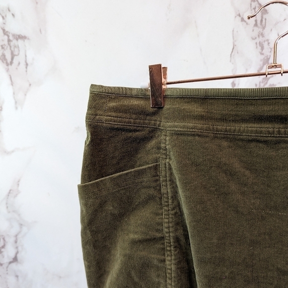 Kuhl Skirt Womens 10 Medium Army Olive Green Strova Mini Short Corduroy 6380 - Picture 2 of 9